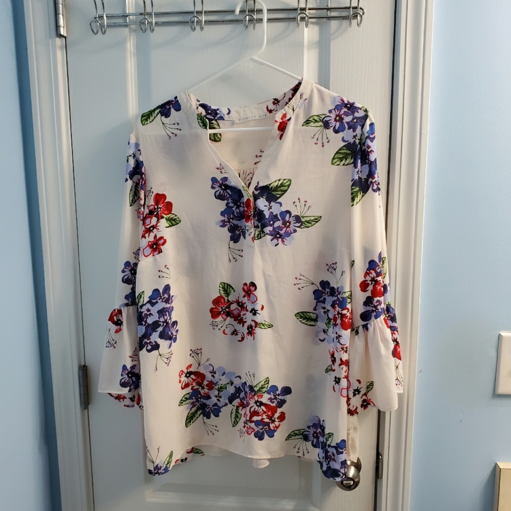 Violet & Claire Floral Blouse
